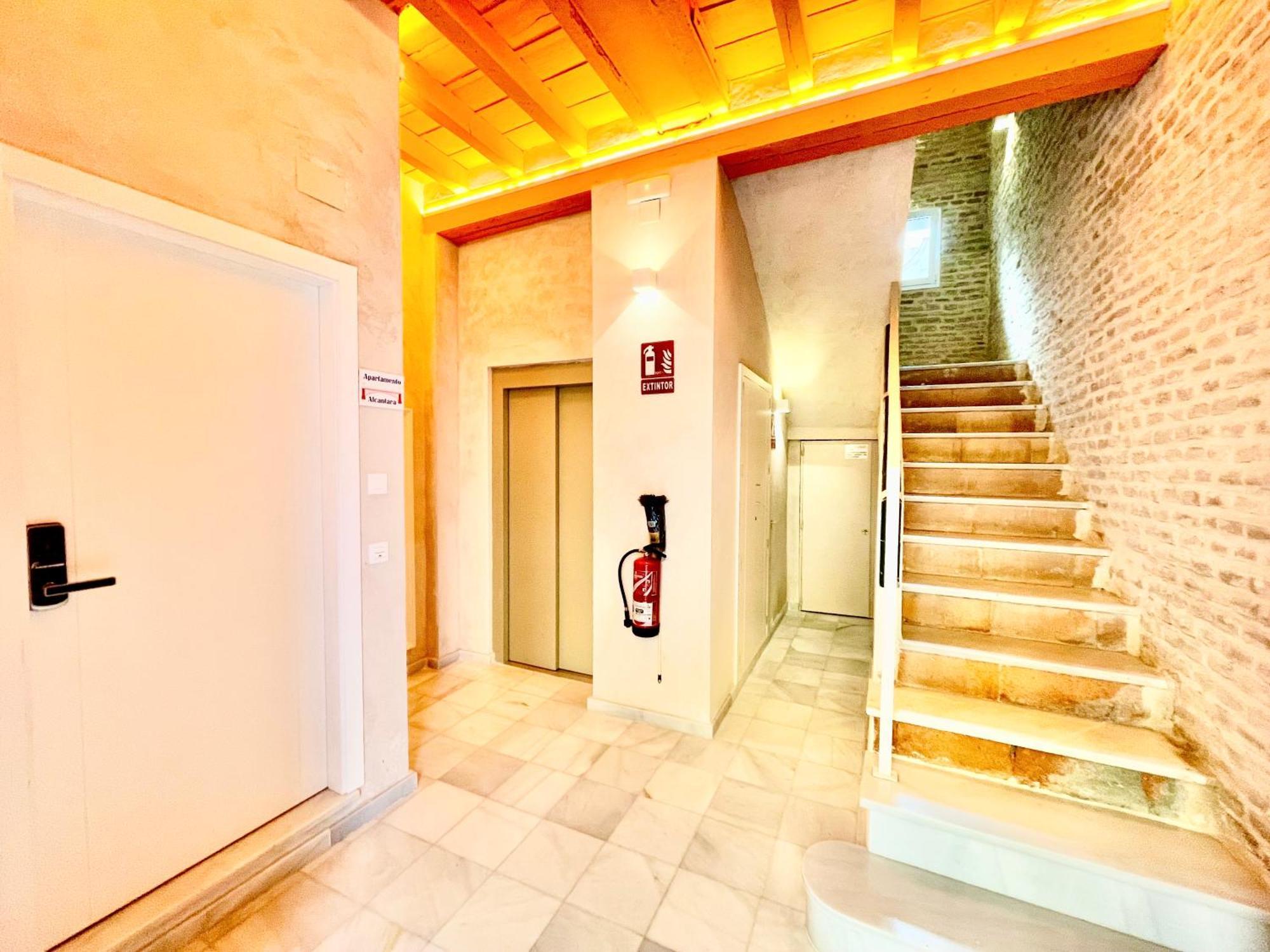 Philippe'S Home Triana Con Terraza Sevilla Dış mekan fotoğraf